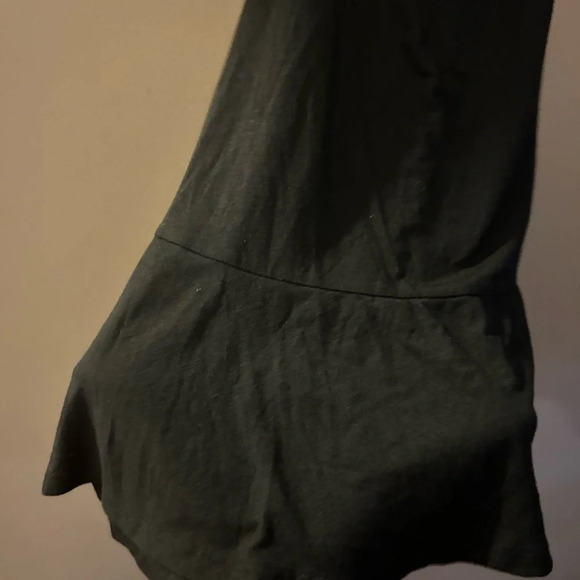 Hollister shirt - black strappy tank with ruffle hem NWT - Picture 4 of 7